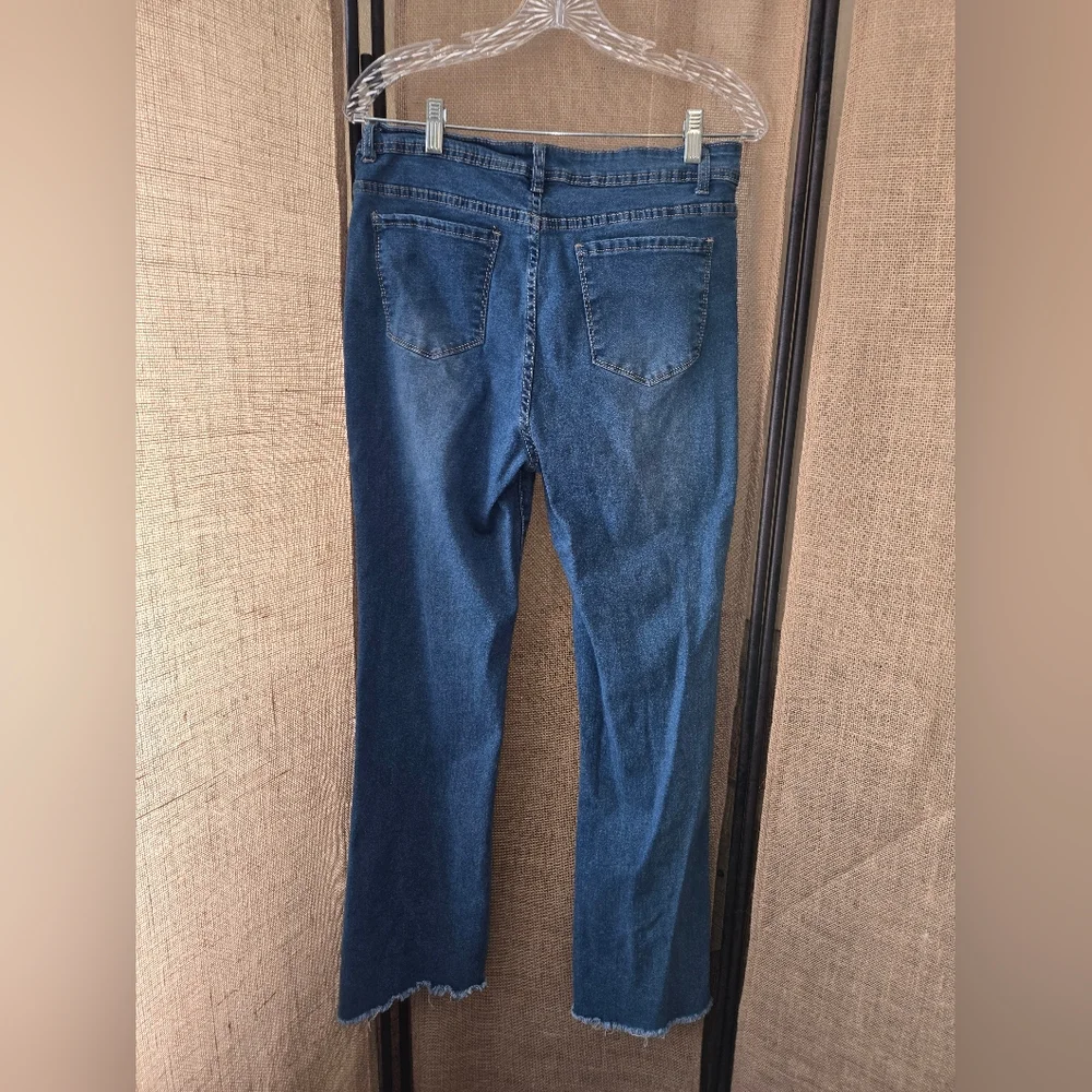 Women's Juniors Thread And Others Distressed Raw Hem Jeans Pants Size 13/31 - Picture 15 of 15
